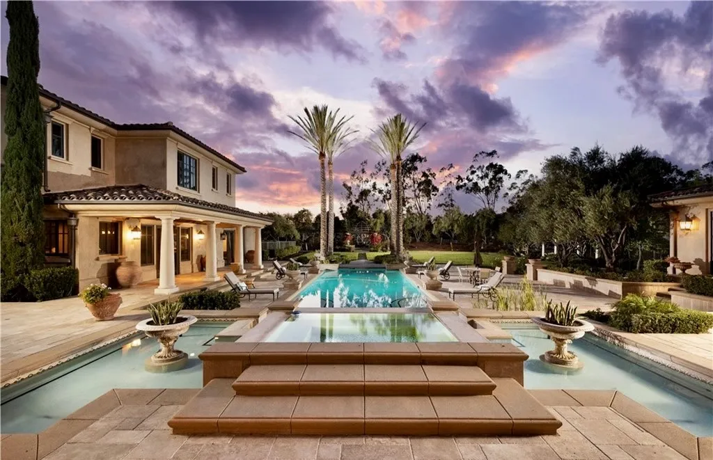 Villa Violeta garden details