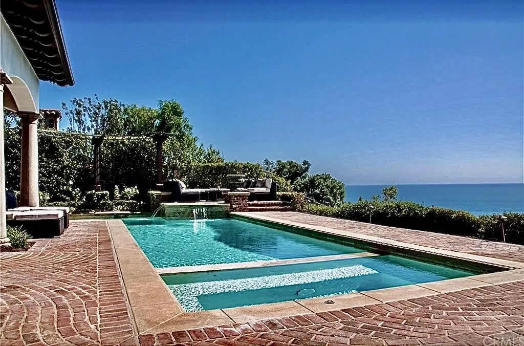 Modern landscape design at a Crystal Cove home