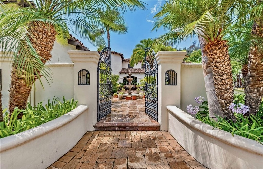 Hunt Club landscape details