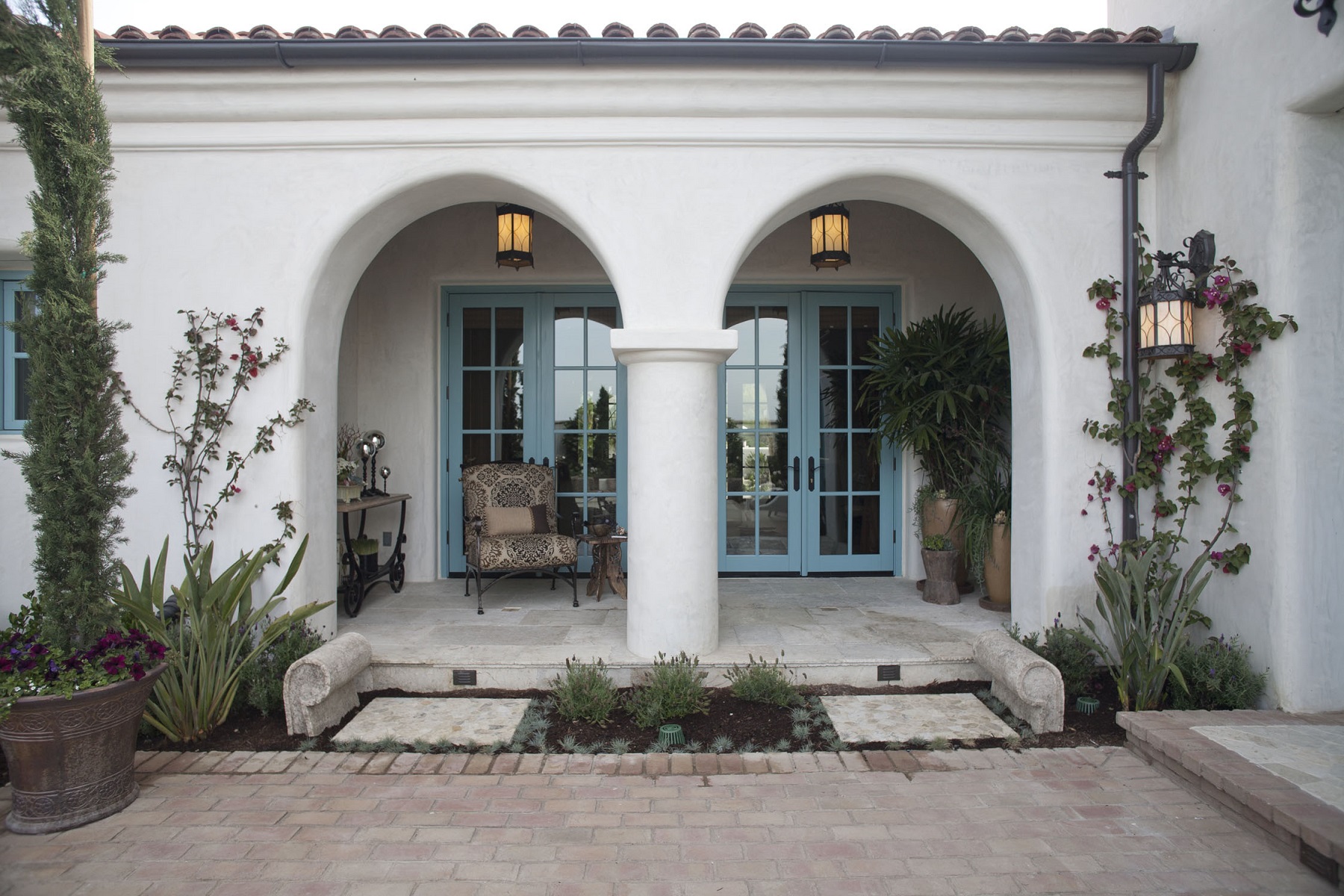 Spanish Courtyard Villa outdoor space