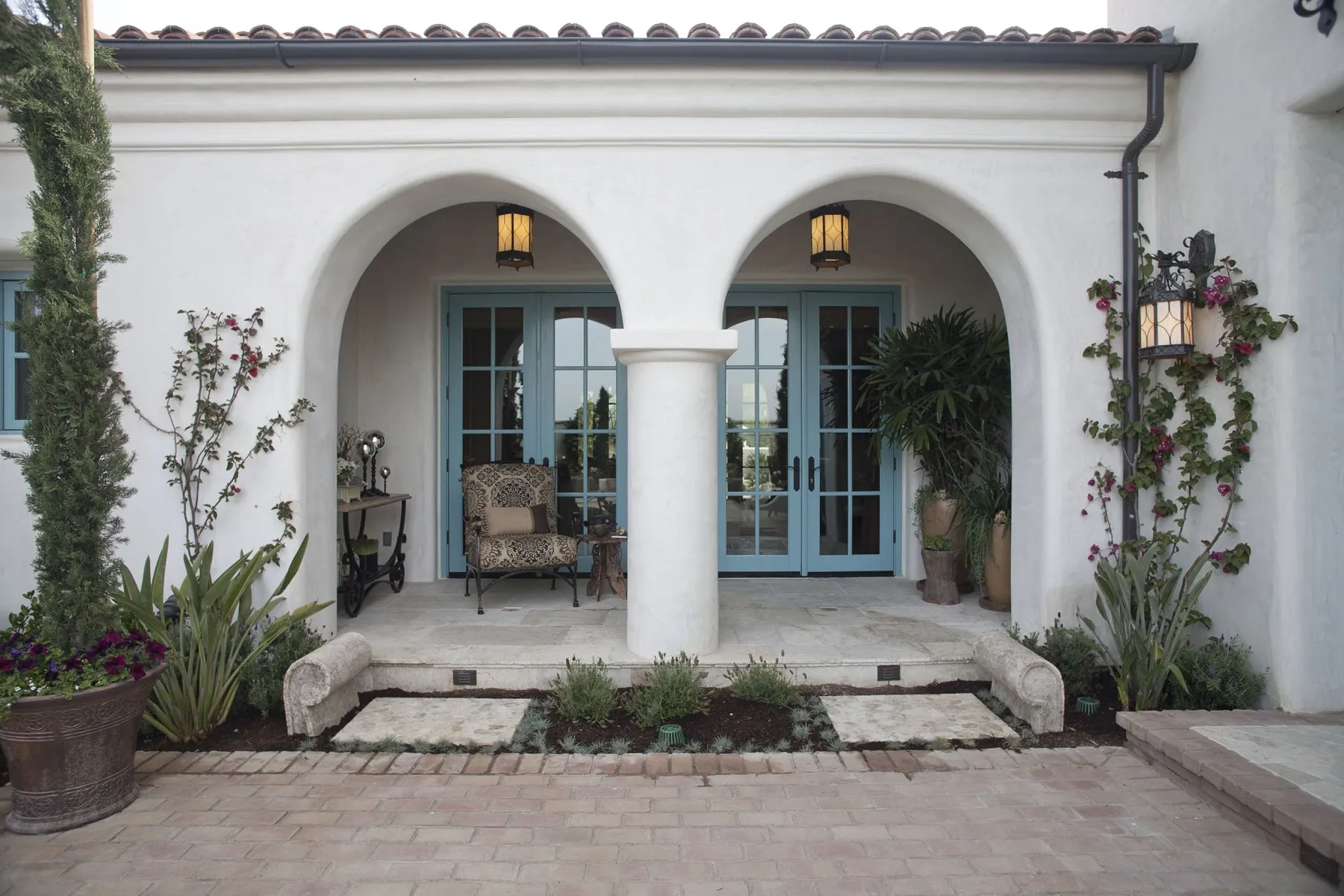 Spanish Courtyard Villa outdoor space