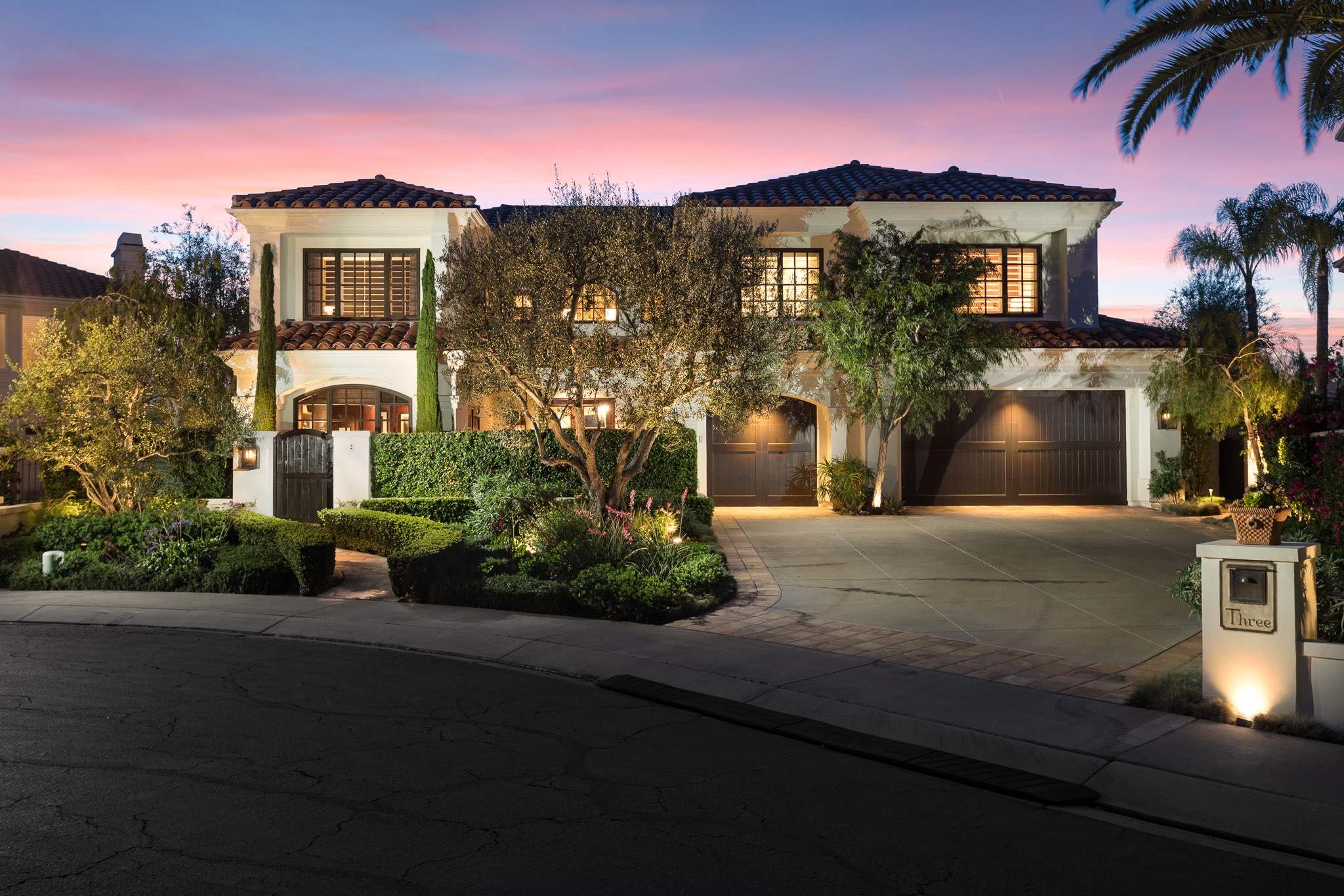 Zephyr Ridge estate grounds